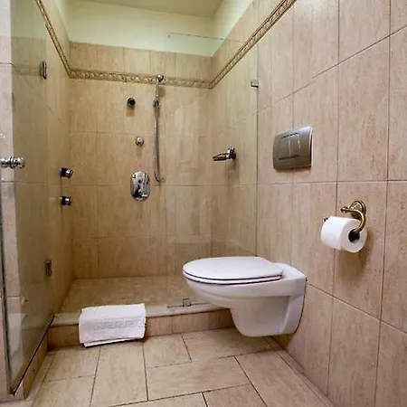 Archontiko Polyzos ホテル 4*