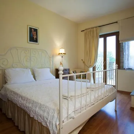 Archontiko Polyzos ホテル ポルタリア